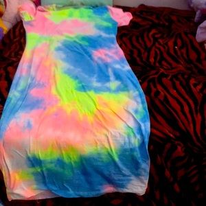 Colors are neon pink,green,blue